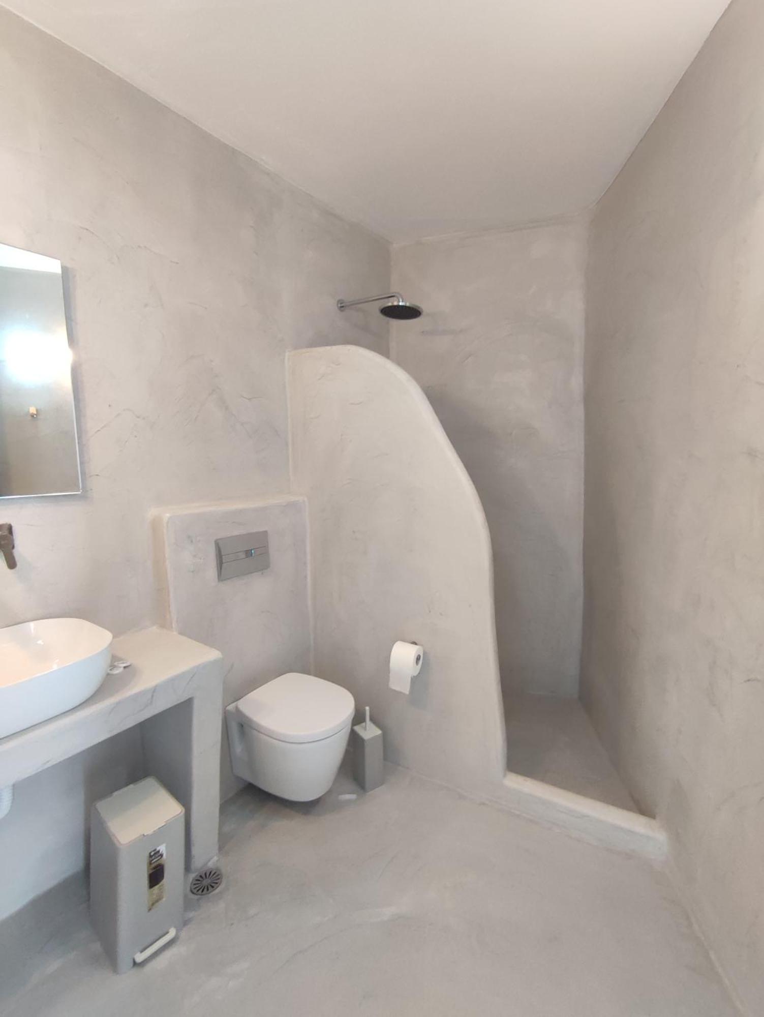 Central Santorini Serenity Rooms Fira  Eksteriør bilde