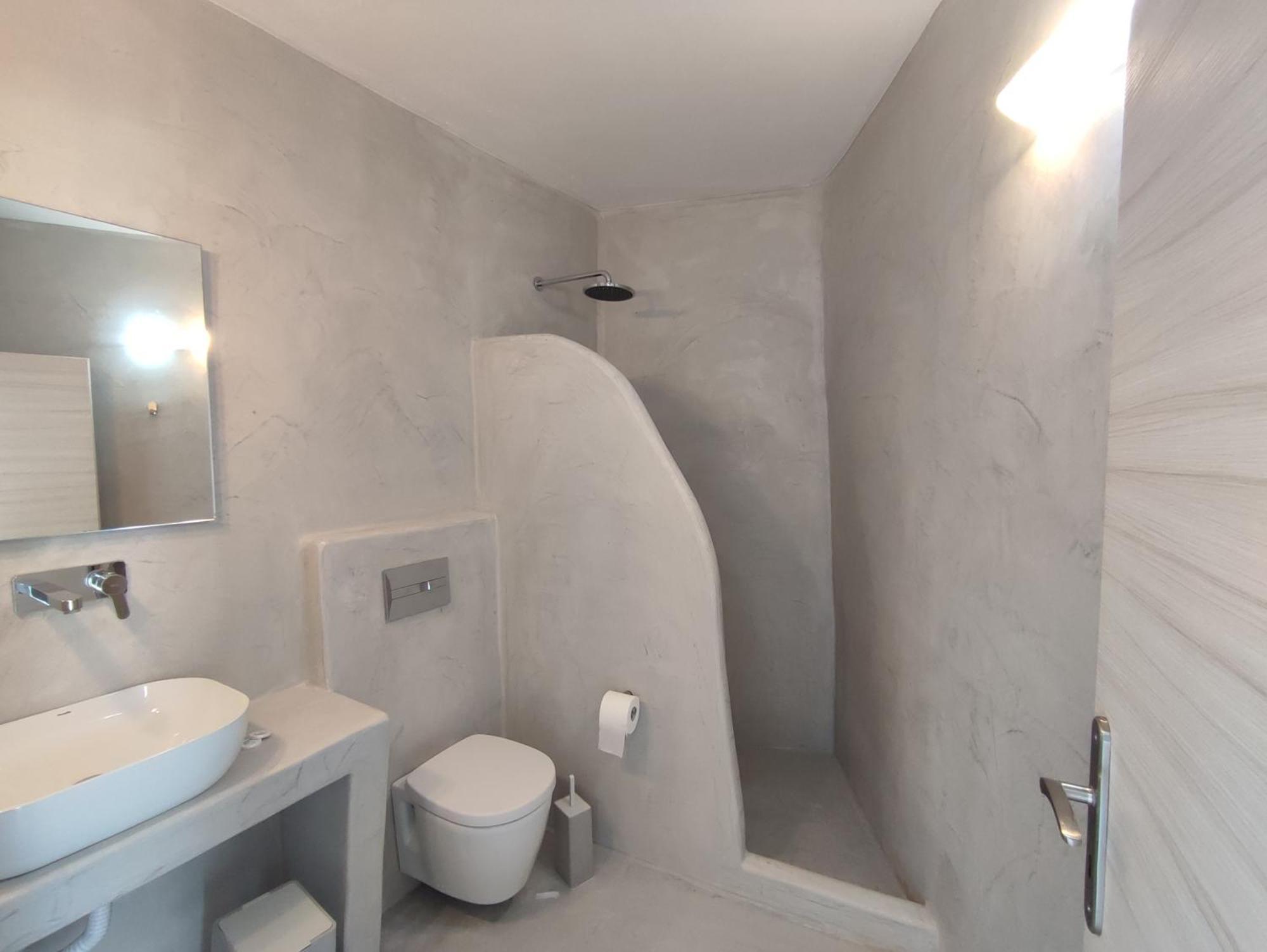 Central Santorini Serenity Rooms Fira  Eksteriør bilde