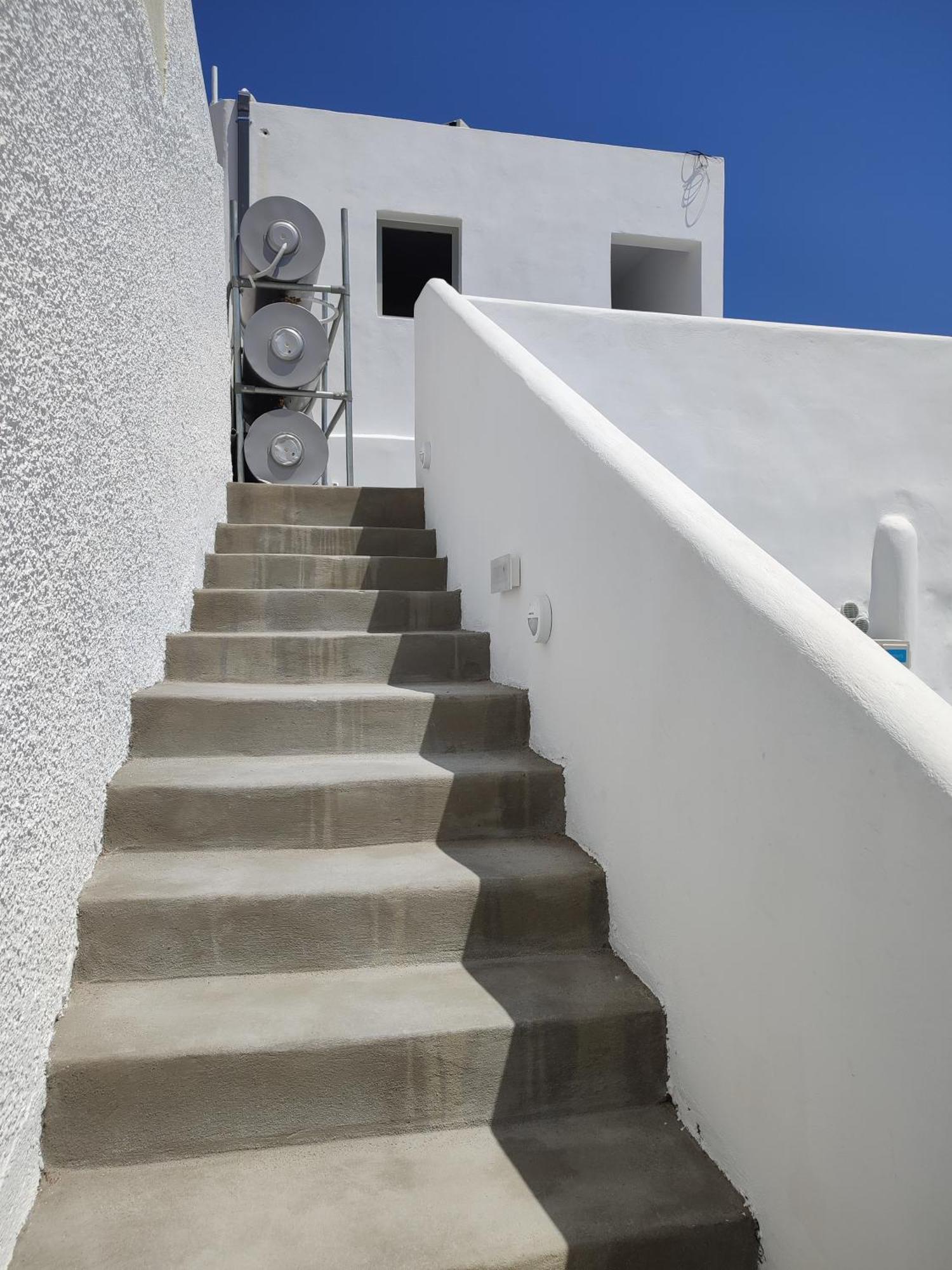 Central Santorini Serenity Rooms Fira  Eksteriør bilde